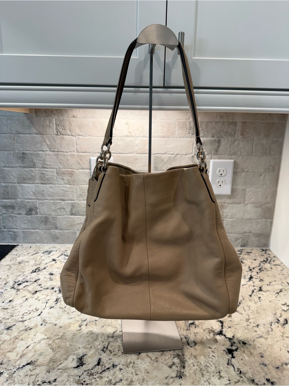 Coach EUC Madison Taupe Pebbled Leather Shoulder Bag